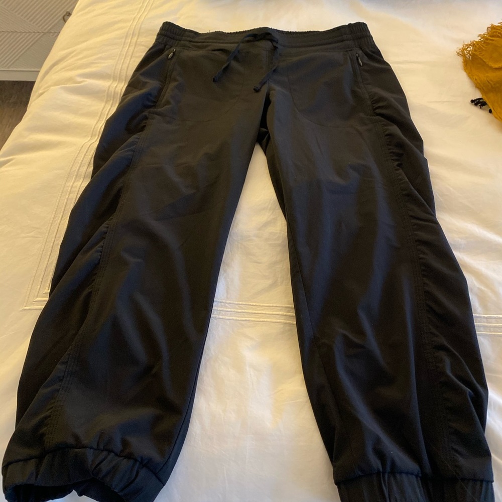 Black Athleta joggers size 6